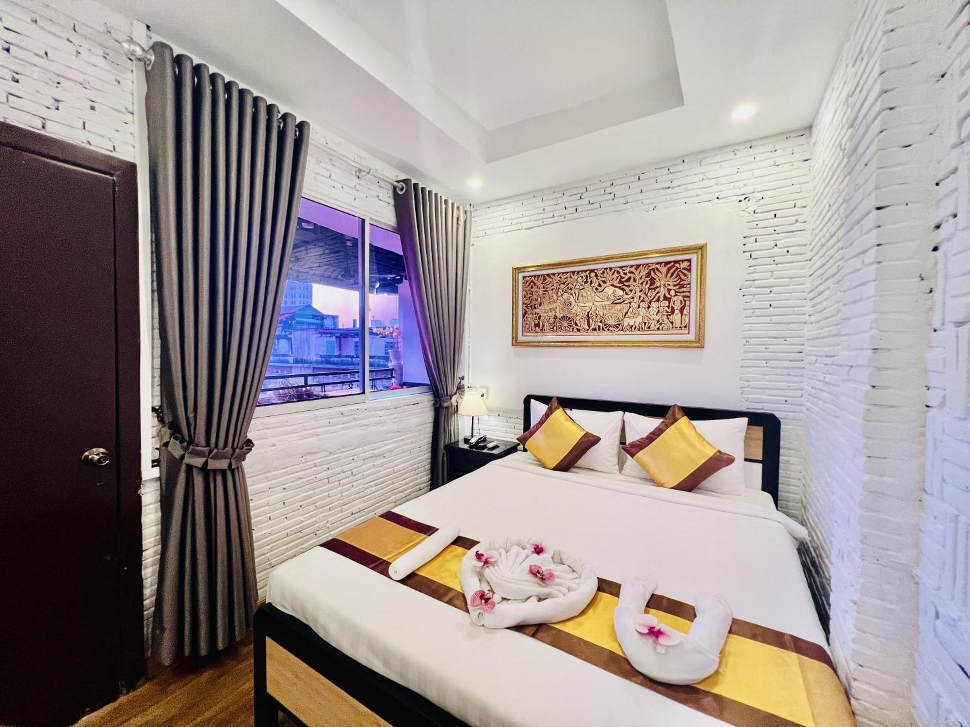 Sun Chakra Boutique Hotel Phnom Penh Exterior photo